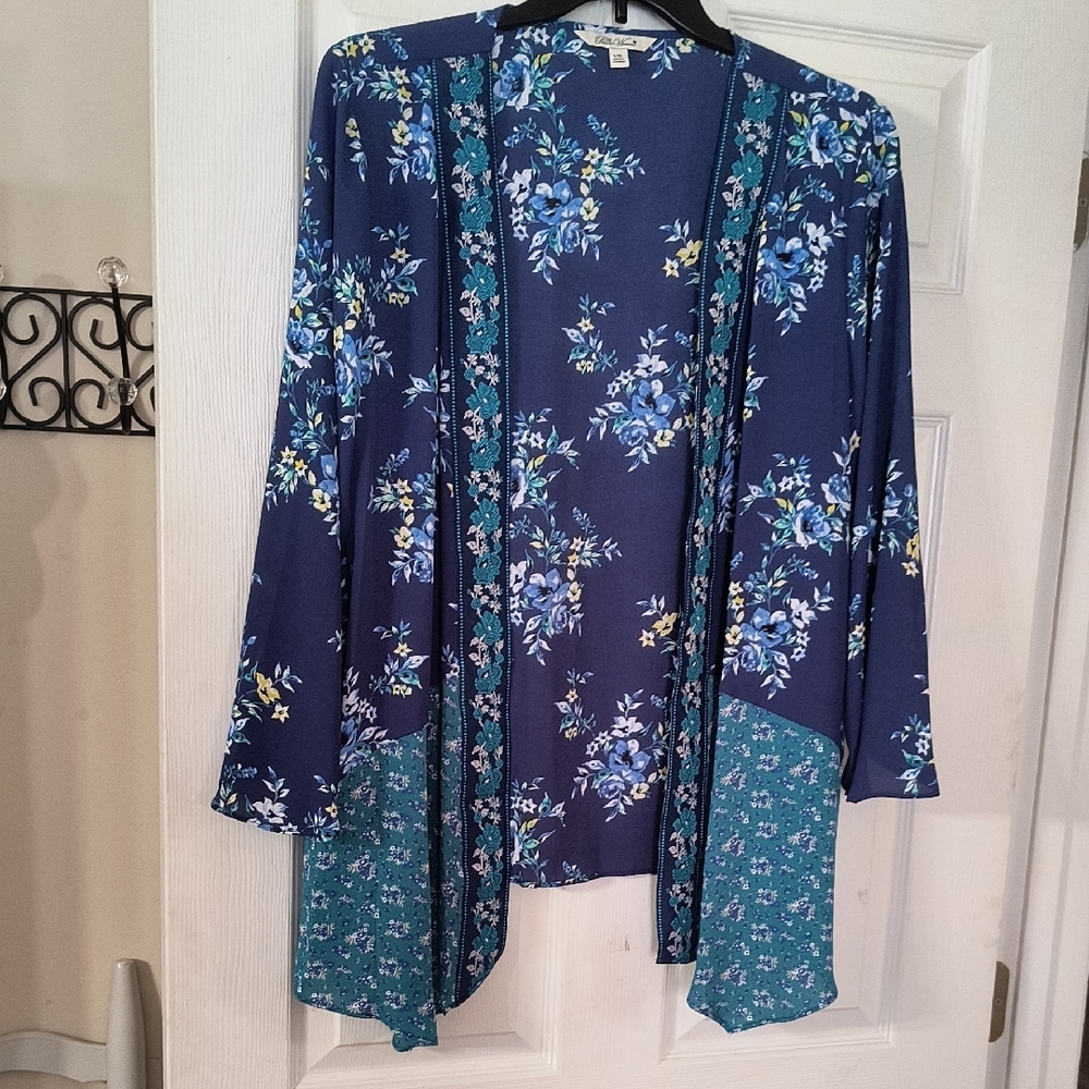 The Pioneer Woman Blue Floral Kimono (B6)